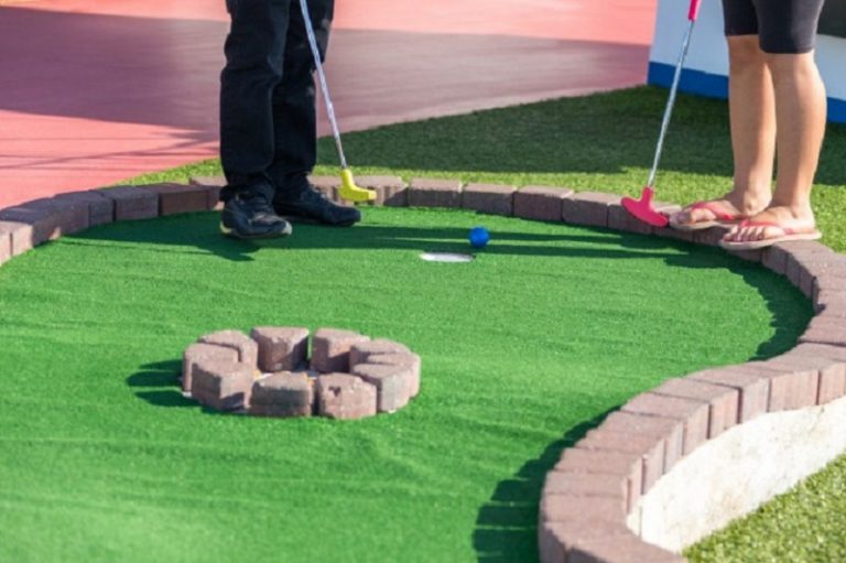 mini golf for homes