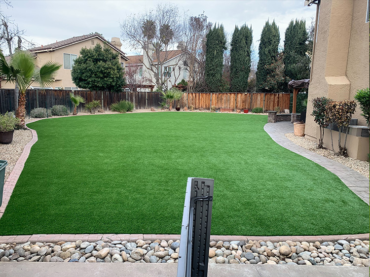 Artificial Grass in St Louis MO Tips for Perfect Backyard Makeovers