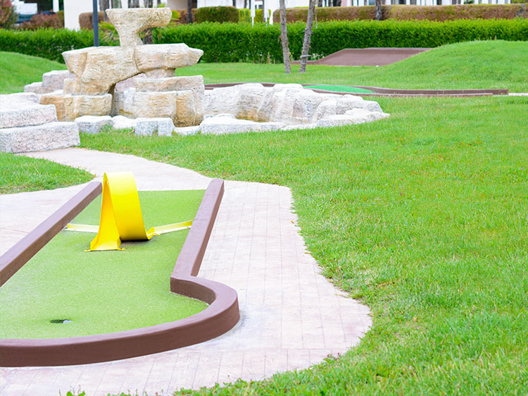 Things to Avoid Doing to Keep Your Artificial Grass Putting Greens in Manteca in Good Shape