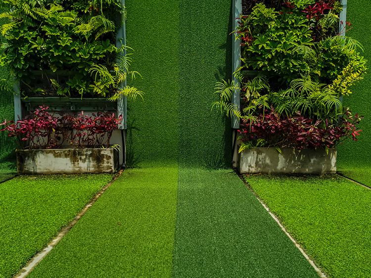Small Yard Design Tips from an Artificial Grass Expert in Orlando