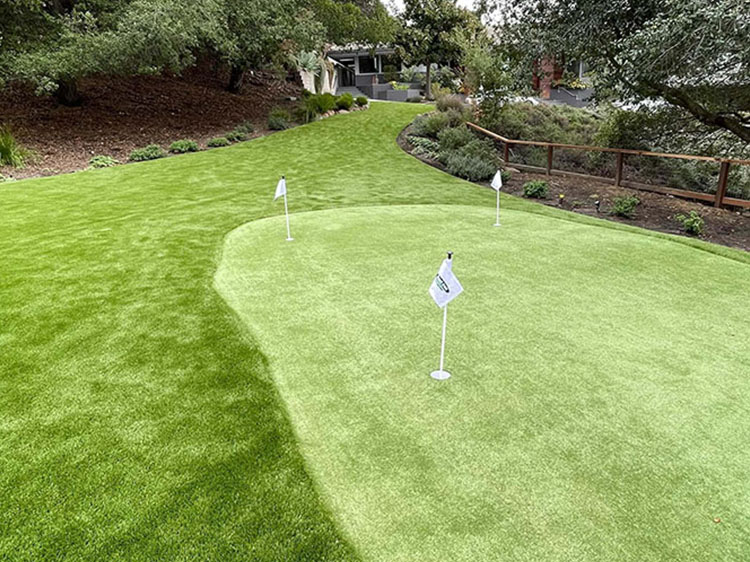 10 Expert Tips to Integrate an Artificial Putting Green Installation in Knoxville, TN Into Yards