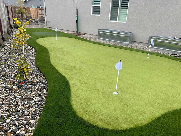 Benefits of Having a Low-Maintenance Artificial Grass Putting Green