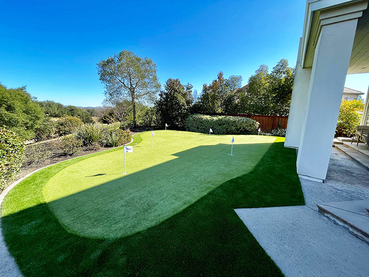 Increase Your Property Value with a High-Quality Artificial Grass Putting Green
