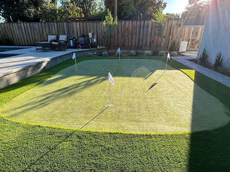 How a Backyard Putting Green Increases Your Homes Value